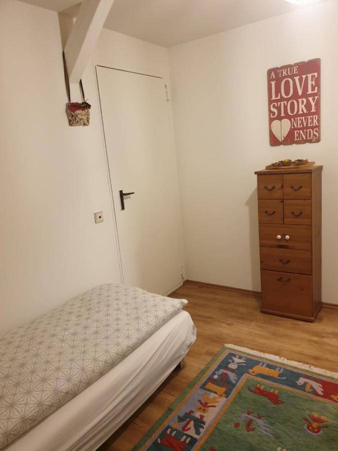 Apartment Stockerau Esterno foto