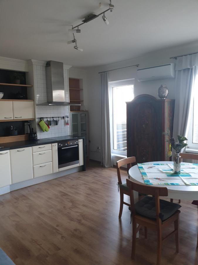 Apartment Stockerau Esterno foto